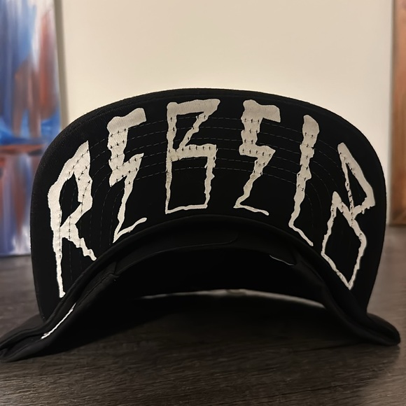 Mens rebel 8 snap back - Picture 2 of 3